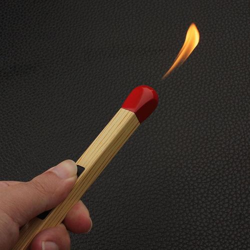 ولاعة غاز على شكل عود كبريت قابلة لإعادة التعبئة
