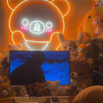 لافتة نيون علي شكل دبدوب مضيئة لتجديد ديكور المنزل وتزين حفلات أعياد الميلاد