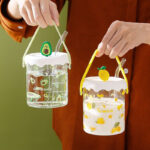 مج زجاجي للعصائر والمشروبات الدافئة 450 ملي بيد وغطاء سيليكون مع شاليموه باشكال فواكه مختلفة