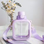 زمزمية مدرسية للاطفال 700 ملي بشاليموه لسهولة الشرب وحزام كروس لسهولة الحمل - الصورة 3