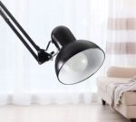 ⁦اباجورة ومصباح ارضي بذراع مفصلي متحرك للتحكم في زاوية الضوء للقراءة والدراسة والعمل⁩ - الصورة ⁦7⁩