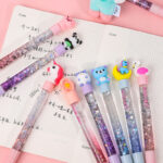 ⁦أقلام جاف جليتر بأشكال ألعاب كرتونية مختلفة⁩ - الصورة ⁦5⁩