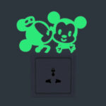 ⁦استيكر تزين الحائط لمفاتيح الكهرباء مضئ باللون الفسفوري بأشكال محتلفة⁩ - الصورة ⁦8⁩