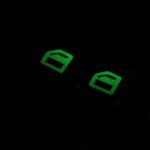 ⁦استيكر علامات فسفورية مضيئة لزرائر السيارة⁩ - الصورة ⁦3⁩