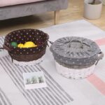 ⁦باسكت خوص دائري ببطانة كتان لحمل وتنظيم الملابس ولعب الأطفال بغطاء لحماية المحتويات من الأتربة ويد⁩ - الصورة ⁦5⁩