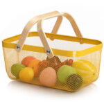 ⁦باسكت شبك معدن غير قابل للصدأ لحمل وتنظيم الفواكه والخضروات بيد خشبية لسهولة الحمل⁩ - الصورة ⁦3⁩