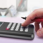 ⁦باور بانك سريع منفذين شحن واله حاسبه في جهاز واحد⁩ - الصورة ⁦5⁩