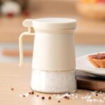 ⁦برطمان زجاج 350 ملي لحفظ وتخزين التوابل والشاي والسكر بغطاء ومعلقة لسهولة الاستعمال ويد⁩ - الصورة ⁦2⁩