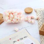 ⁦برطمان زجاج  700ملي غطاء خشب محكم الغلق لحفظ وتنظيم البقوليات والتوابل والمكسرات والكورن فليكس ‏⁩ - الصورة ⁦2⁩