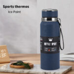 ⁦ترمس حراري استانليس ستيل 600 ملي حافظ للحرارة بغطاء محكم الغلق ومصفاه ويد لسهولة الحمل وقت السفر والرحلات⁩ - الصورة ⁦2⁩