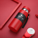 ⁦ترمس حراري استانليس ستيل 600 ملي حافظ للحرارة بغطاء محكم الغلق ومصفاه ويد لسهولة الحمل وقت السفر والرحلات⁩ - الصورة ⁦6⁩