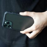 ⁦جراب ايفون سيليكون شفاف بزخارف وإطار باللون الاسود لحماية الموبايل والكاميرا من الخدوش والصدمات⁩ - الصورة ⁦5⁩