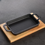 ⁦جريل استانليس لشوي والفراخ واللحوم والاسماك بيد بقاعدة خشب للتقديم علي السفرة بشكل شيك⁩ - الصورة ⁦2⁩