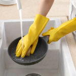 ⁦جوانتي تنظيف للمطبخ والحمام لغسيل الأطباق والفواكه والخضروات والأحواض قابل للغسيل لإعادة الأستخدام⁩ - الصورة ⁦5⁩