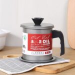 ⁦حافظة زيت القلي مع صفاية لأستعمال الزيت أكثر من مره بغطاء ومقبض مريح 1.4 لتر⁩ - الصورة ⁦2⁩