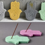 ⁦حامل عيدان البخور شكل كف هاند ميد من الجبس⁩ - الصورة ⁦2⁩