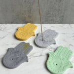 ⁦حامل عيدان البخور شكل كف هاند ميد من الجبس⁩ - الصورة ⁦8⁩