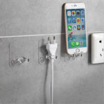 ⁦حامل فيشة ذاتي اللصق متعدد الأستخدام لأدوات المطبخ والمكانس والهواتف والكابلات⁩ - الصورة ⁦4⁩