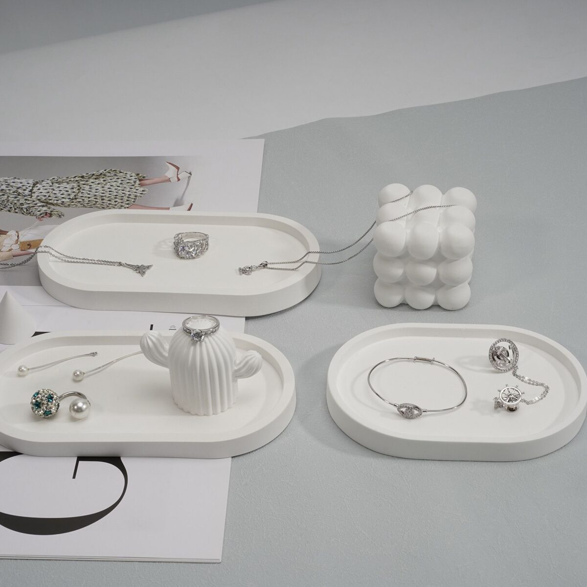 ⁦حامل هاند ميد للأكسسوارات وقطع الديكور وأقلام الروج والشموع من الجبس الأبيض⁩ - الصورة ⁦7⁩