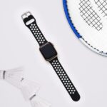 ⁦حزام ساعة رياضي مقاوم للماء والتعرق مقاس 42/44 مم بفتحات تهوية لليد بالوان مختلفة⁩ - الصورة ⁦2⁩