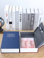 ⁦خزنة معدنية سرية على شكل كتاب حقيقي مع قفل حماية لحفظ واخفاء النقود والمجوهرات⁩ - الصورة ⁦7⁩