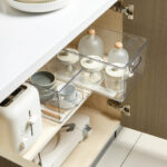 ⁦درج اكليريك قابل للسحب لسهولة الوصول للمنتجات منظم لدواليب المطبخ والثلاجة⁩ - الصورة ⁦2⁩