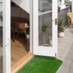 ⁦دواسة باب نجيلة صناعي مقاس 48*78سم مضادة للأنزلاق⁩ - الصورة ⁦9⁩