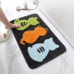 ⁦دواسة حمام وبانيو فيبر كثيف ناعم بأشكال قطط بألوان مختلفة مانعة للأنزلاق⁩ - الصورة ⁦9⁩