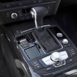 ⁦رول استيكر فينيل اسود لتجديد السيارات من الداخل للتابلوه والفتيس والكونسول قابل للقص⁩ - الصورة ⁦2⁩