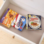 ⁦رول مفرش 10 متر ووتربروف مانع للانزلاق لأرفف وأدراج الدواليب والثلاجات قابل للقص والغسيل⁩ - الصورة ⁦4⁩