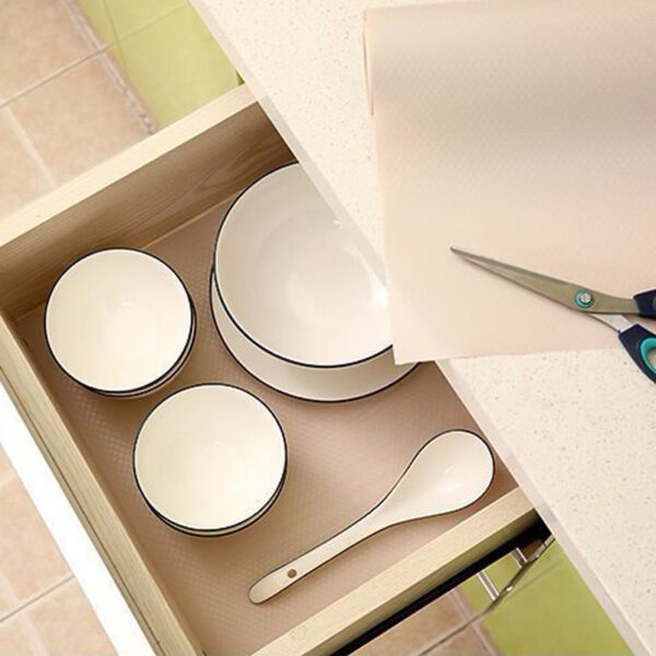 رول مفرش 10 متر ووتربروف مانع للانزلاق لأرفف وأدراج الدواليب والثلاجات قابل للقص والغسيل