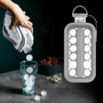 ⁦زجاجة صنع مكعبات ثلج لتبريد العصائر والمشروبات بغطاء⁩ - الصورة ⁦5⁩