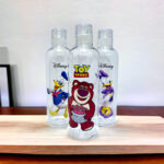 ⁦زجاجة مياه بطوط 580 ملي اكيليريك شفاف بغطاء محكم الغلق للمدارس والجيم والخروج والرحلات⁩ - الصورة ⁦2⁩