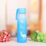 ⁦زجاجة مياه زجاج 415 ملي بغطاء محكم الغلق للجيم والرحلات والخروج بيد سيليكون لسهولة الحمل⁩ - الصورة ⁦3⁩