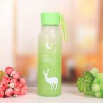 ⁦زجاجة مياه زجاج 415 ملي بغطاء محكم الغلق للجيم والرحلات والخروج بيد سيليكون لسهولة الحمل⁩ - الصورة ⁦4⁩