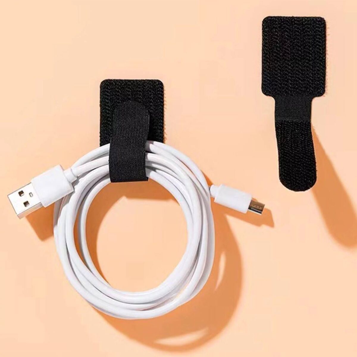 ⁦سكوتش مجمع ومنظم للأسلاك والكابلات بلزق دبل فيس للتثبيت علي الحائط والمكتب⁩ - الصورة ⁦12⁩