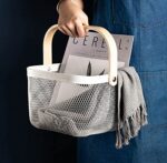 ⁦سلة حمل وتنظيم الفواكة والملابس وادوات العناية بالشعر والبشرة معدن غير قابل للصدأ بيد خشب متحركة⁩ - الصورة ⁦4⁩