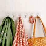 ⁦شماعة جولد مرنة ٦ هوك ذاتيه اللصق للحوائط وخلف الأبواب للمطبخ والحمام وغرف النوم⁩ - الصورة ⁦2⁩