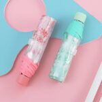 شمسية شفافه بورود ورديه مبهجة للحماية من المطر قابله للطي لسهولة الحمل في الشنط - الصورة 8