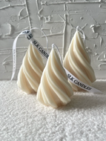 ⁦شمعة شجرة الكريسماس لتجديد ديكور المنزل وتعطير الأجواء وإضفاء اجواء رومانسية هادئة​⁩ - الصورة ⁦5⁩