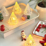 ⁦شمعة شجرة الكريسماس مضيئة بدون لهب لتجديد ديكور المنزل وإضفاء اجواء رومانسية هادئة من الاكليريك ​⁩ - الصورة ⁦3⁩