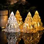 ⁦شمعة شجرة الكريسماس مضيئة بدون لهب لتجديد ديكور المنزل وإضفاء اجواء رومانسية هادئة من الاكليريك ​⁩ - الصورة ⁦7⁩