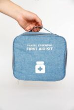 شنطة تنظيم الادوية والاسعافات الاولية وتربروف مقسمة من الداخل للسفر والرحلات بيد - الصورة 2