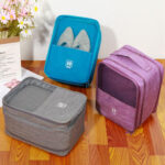 ⁦شنطة منظم للاحذية وتربروف كبيرة تحمل 3 ازواج بيد تعلق علي حقائب السفر لسهولة التحرك⁩ - الصورة ⁦8⁩