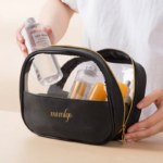 شنطة ومنظم جلد وتربروف للميك اب وادوات العناية بالشعر والبشرة بجزء شفاف لسهولة رؤية المحتويات