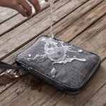 ⁦شنطة ومنظم وتربروف للاسلاك والكابلات والشواحن والباوربانك بيد لسهولة الحمل⁩ - الصورة ⁦4⁩