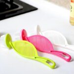 ⁦صفاية ومعلقة تقليب الرز المبتكرة⁩ - الصورة ⁦3⁩