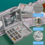 ⁦صندوق لتنظيم الاكسسورات والمجوهرات قطيفة بغطاء محكم الغلق⁩ - الصورة ⁦7⁩