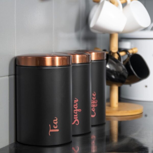 طقم برطمانات معدن 3 قطع لحفظ وتنظيم الشاي والسكر والقهوة بغطاء باللون الجولد محكم الغلق