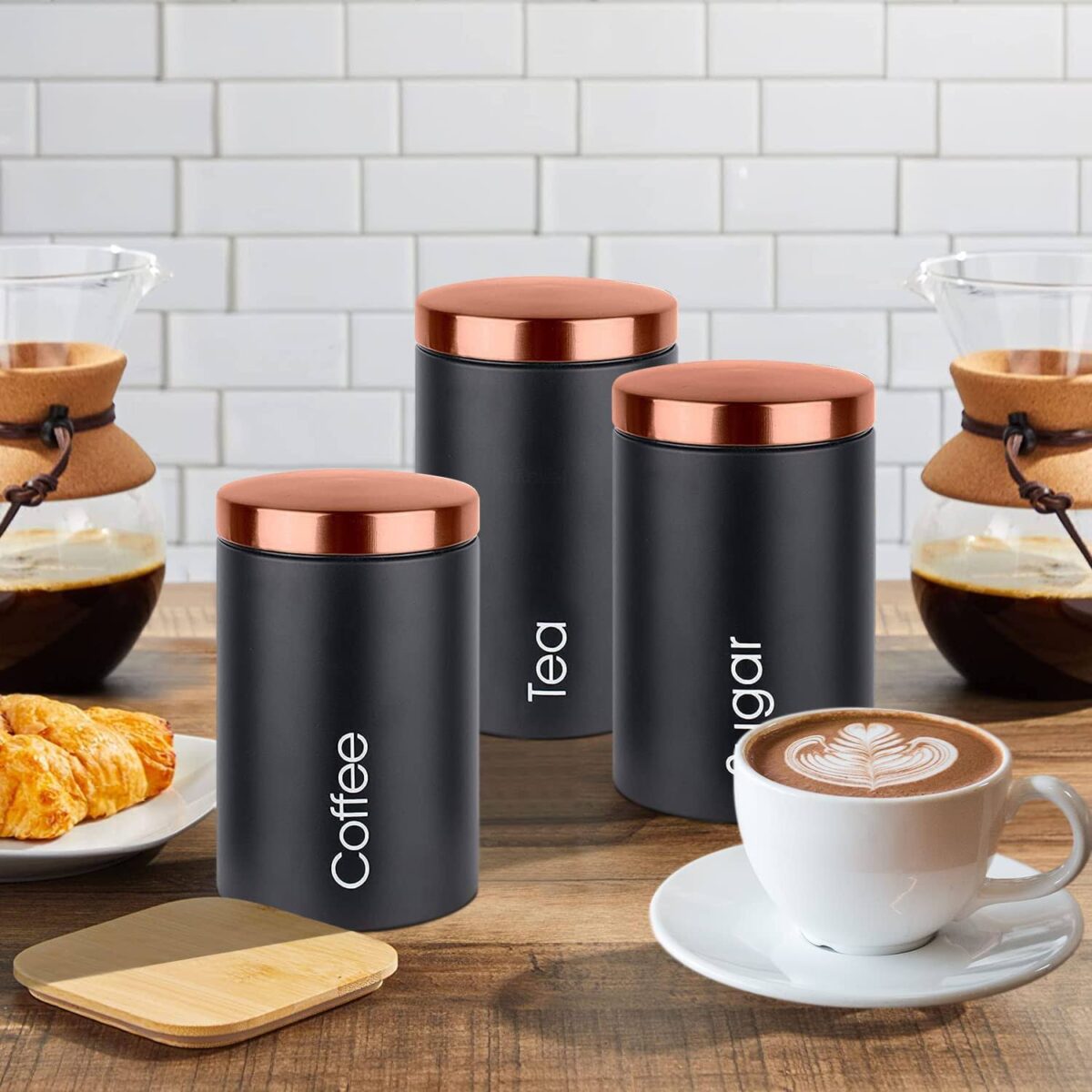 ⁦طقم برطمانات معدن 3 قطع لحفظ وتنظيم الشاي والسكر والقهوة بغطاء باللون الجولد محكم الغلق⁩ - الصورة ⁦9⁩